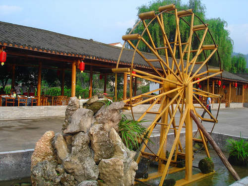 B線(xiàn)：張家界、天子山、寶峰湖（黃龍洞）休閑三日游